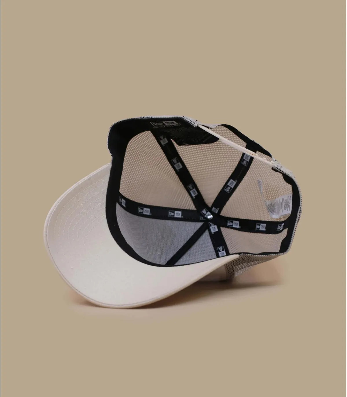 Casquette trucker blanche imprimé los angeles - Casquette  Graphic Print Trucker New Era New Era : Headict