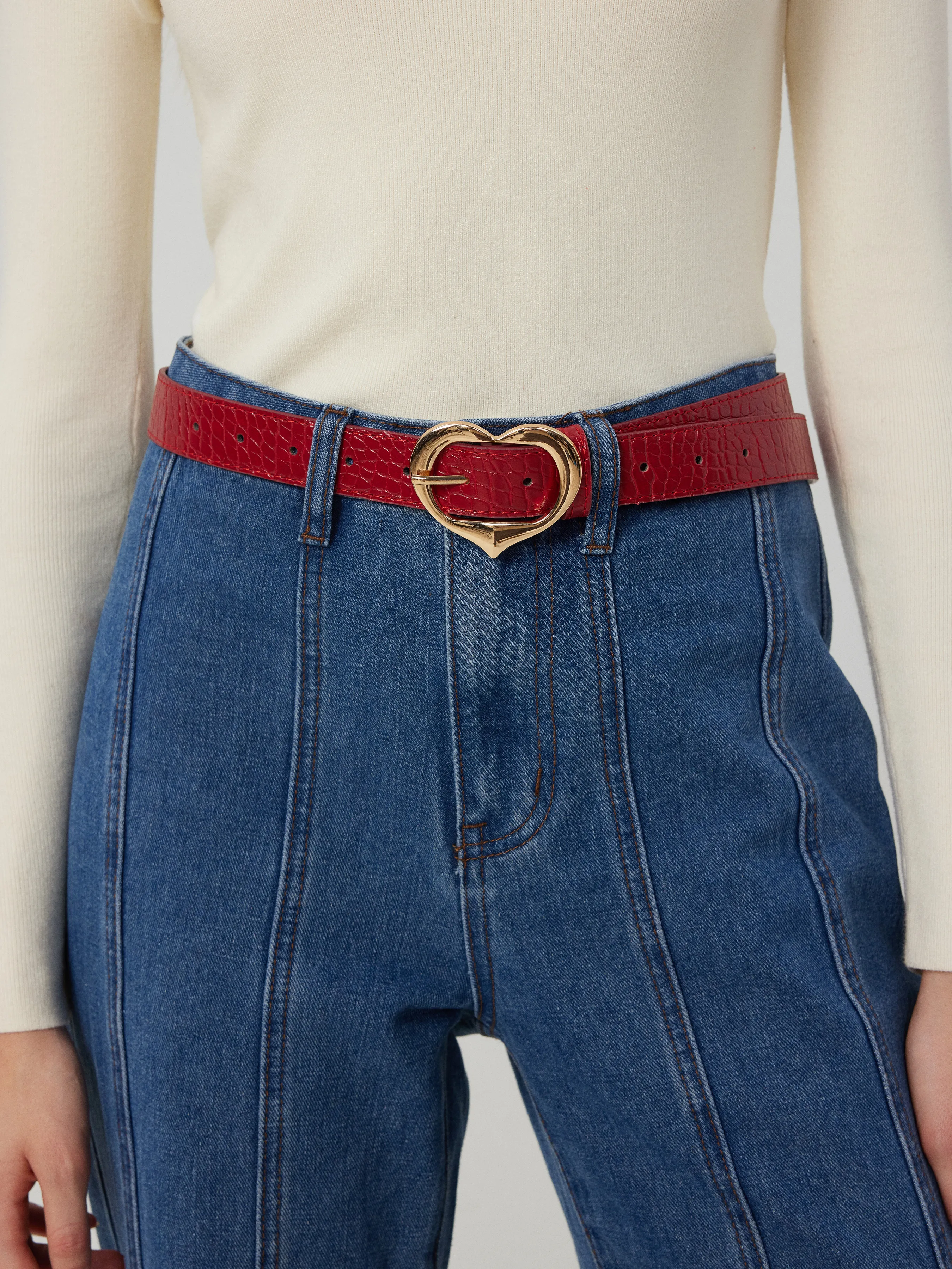 Ceinture à boucle en forme de cœur