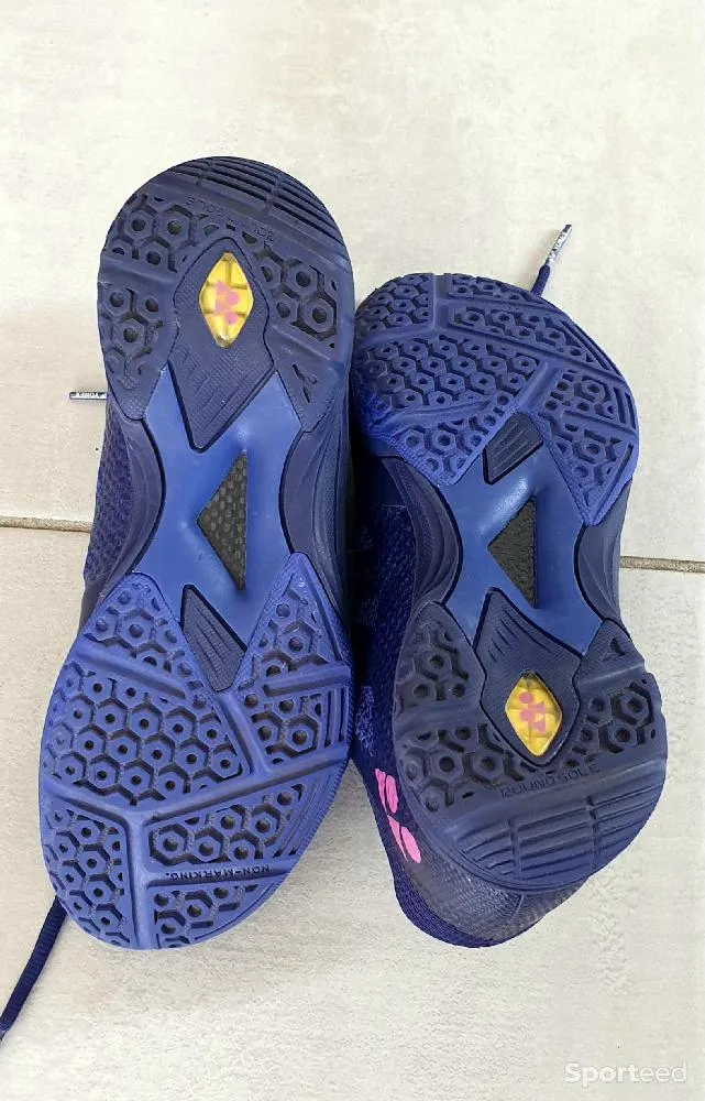 Chaussures badminton  d'occasion Ajouté le : 16/08/2023