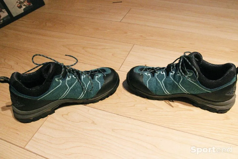 Chaussures de randonnées basses femmes neuf Ajouté le : 10/11/2022