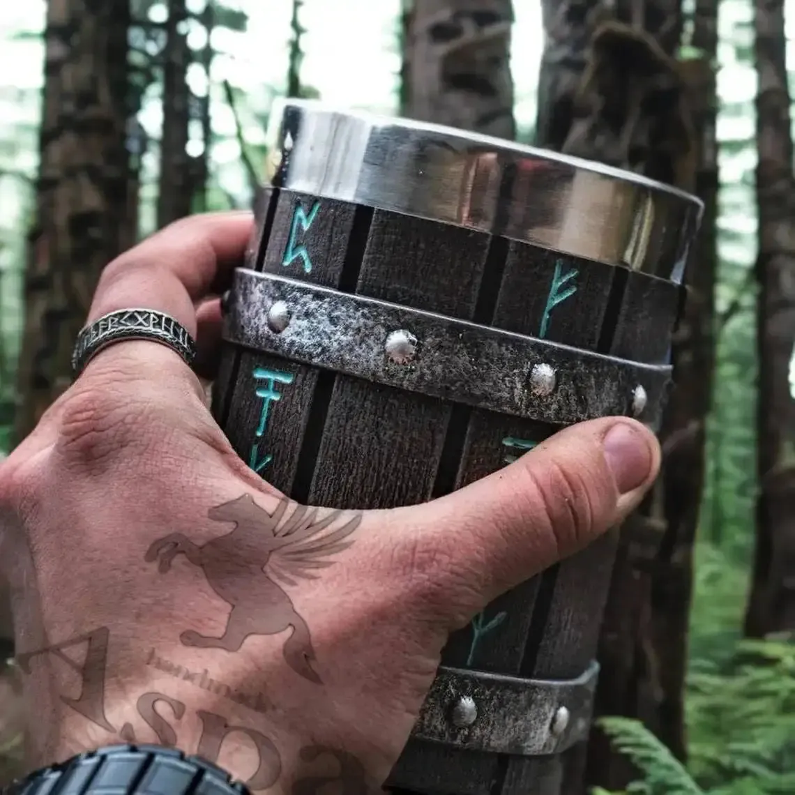 Chope à Bière Viking Faon Tonneau de Chêne - Le Secret des Runes