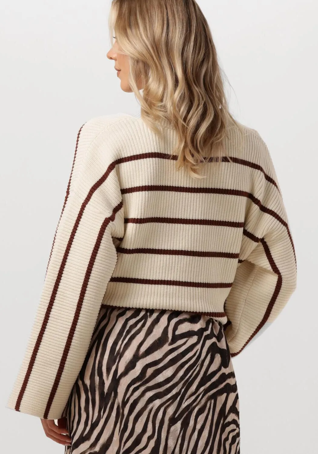 gestuz pull sebagz v-neck pullover écru