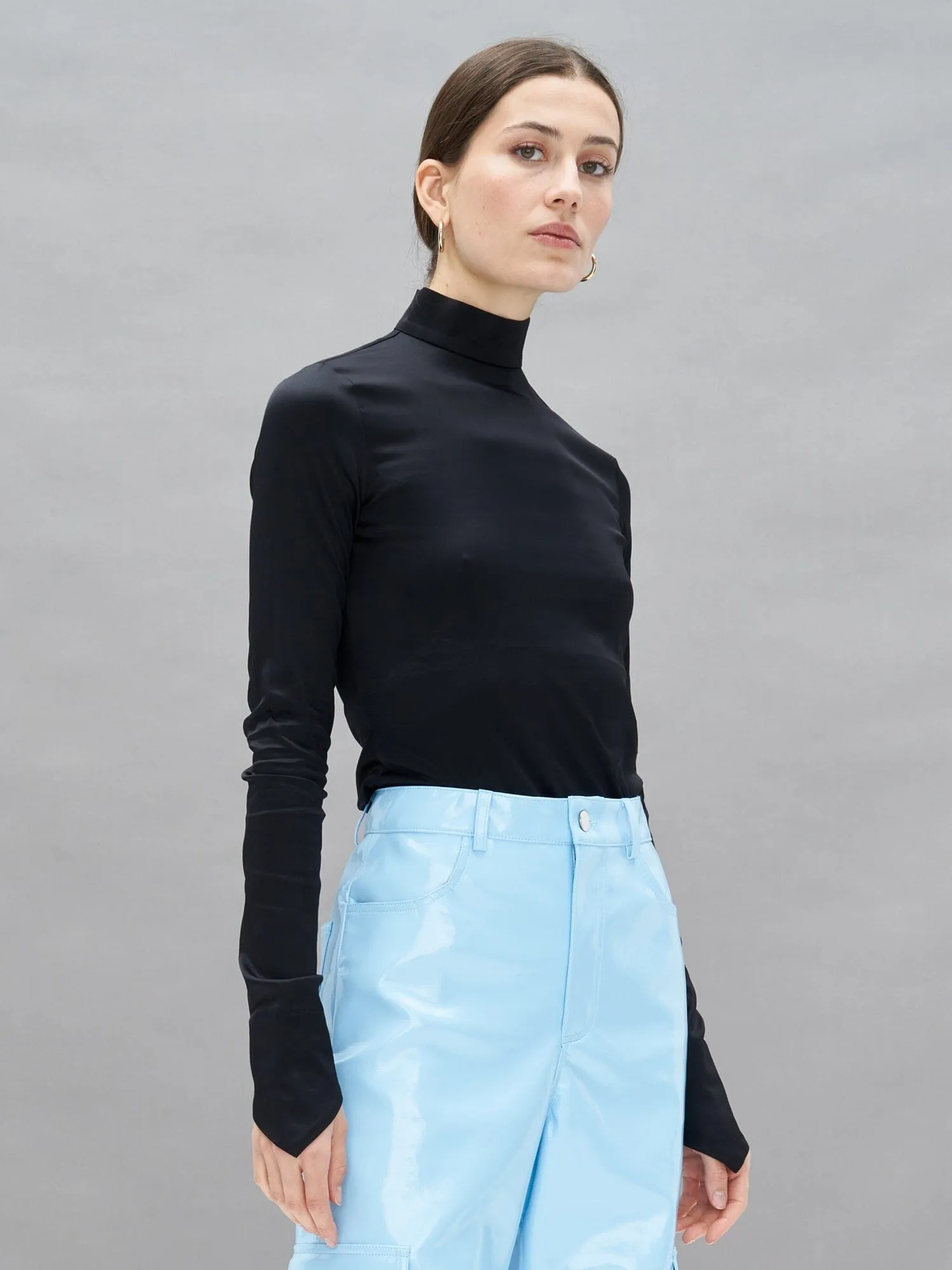 MORGANE - Top col montant en satin de viscose FSC Noir