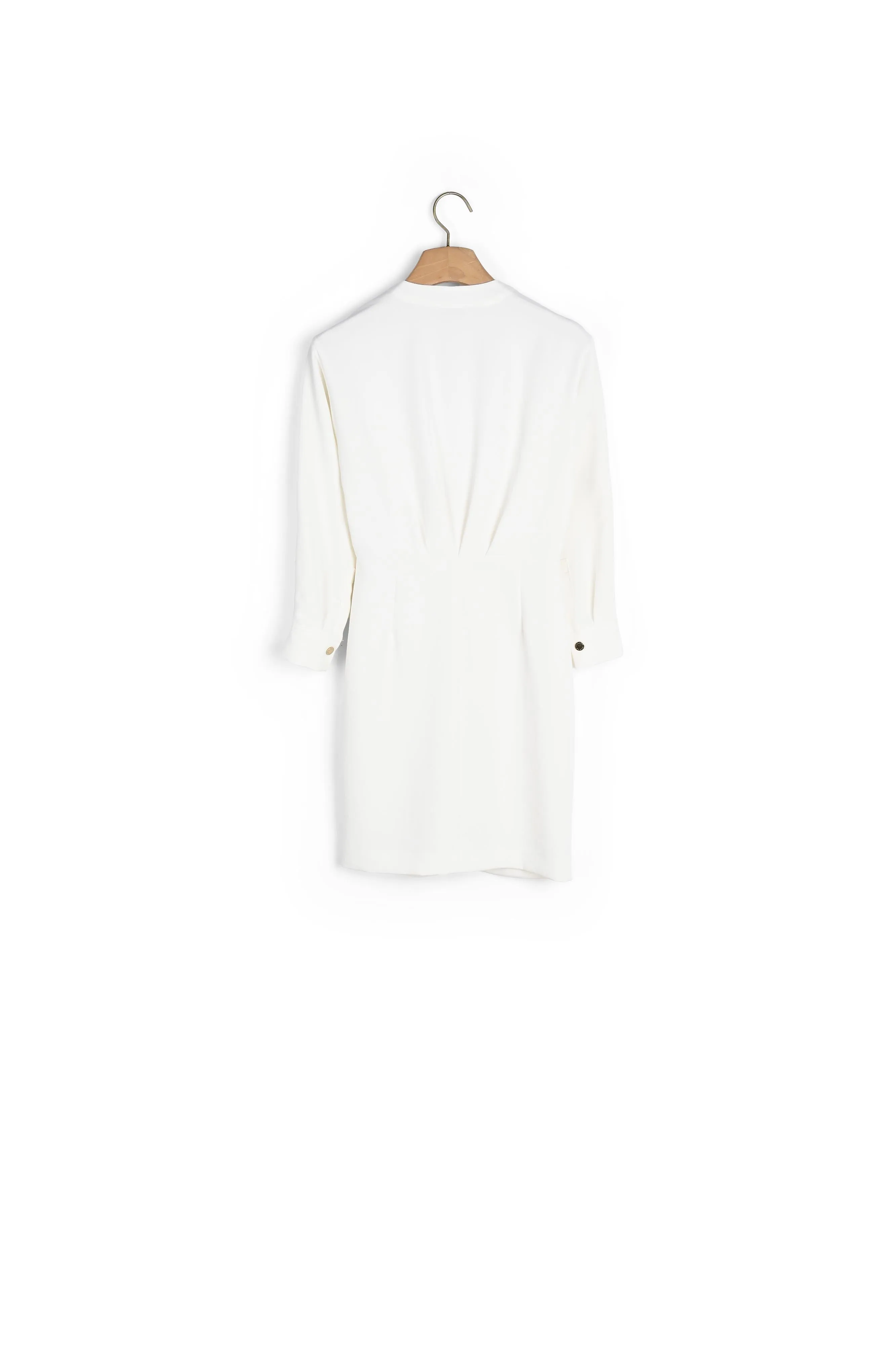 Robe courte ornée de pressions dorées